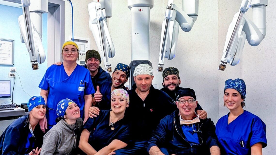 Prima volta in Italia: all’Azienda Moscati isterectomia robotica totalmente transvaginale, senza tagli o incisioni
