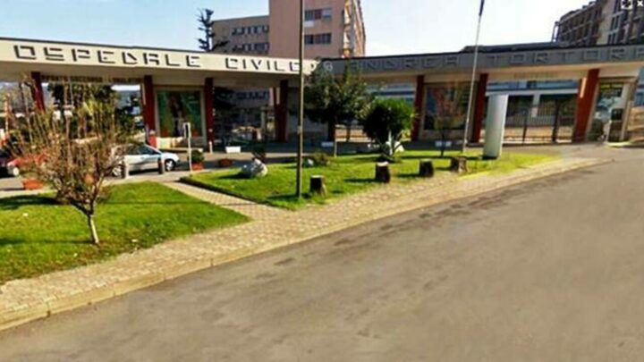 Pagani, primo intervento di emicolectomia destra con robot “da Vinci XI”