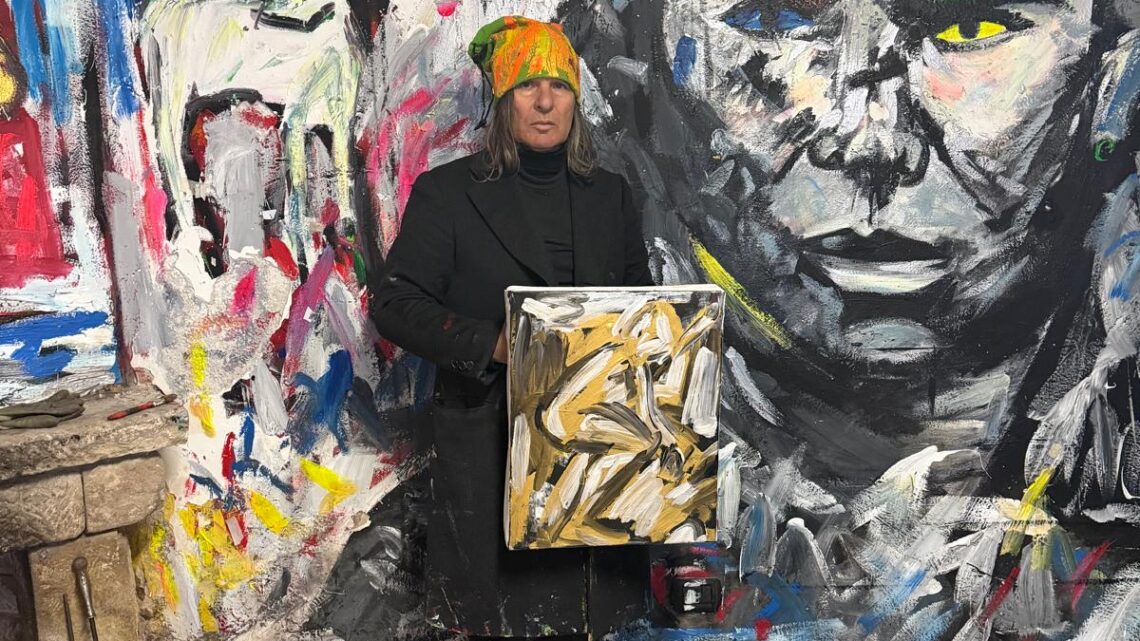 Fernando Mangone riporta alla Foce del Sele la metopa arcaica dell’uomo sulla tartaruga