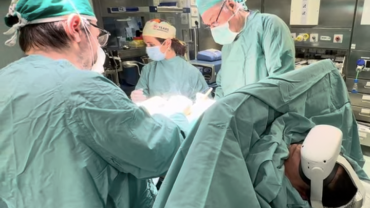 Chirurgia e realtà virtuale alla Vanvitelli: meno ansia e dolore per i pazienti