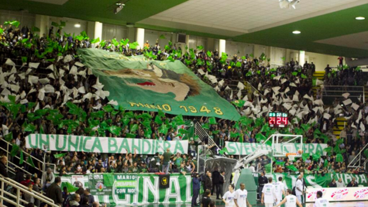 LA  SCANDONE  DELUDE  4000  TIFOSI  IN  CASA