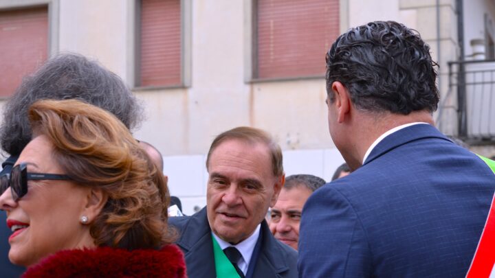 Il cappotto del potere e la nuda verità di Clemente Mastella