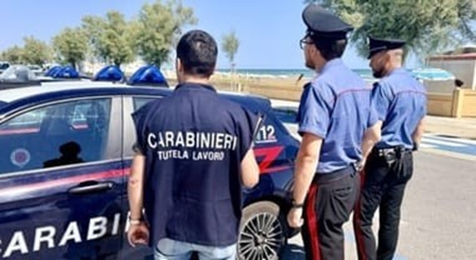 Salerno, controlli dei Carabinieri in alberghi e stabilimenti balneari: irregolarità in tutte le strutture ispezionate Salerno, controlli dei Carabinieri in alberghi e stabilimenti balneari: irregolarità in tutte le strutture ispezionate