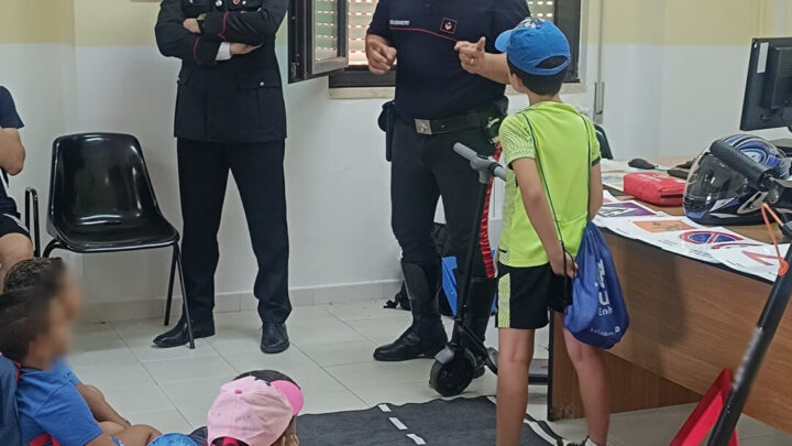 Montella, i giovani del campo estivo a lezione di legalità con i Carabinieri