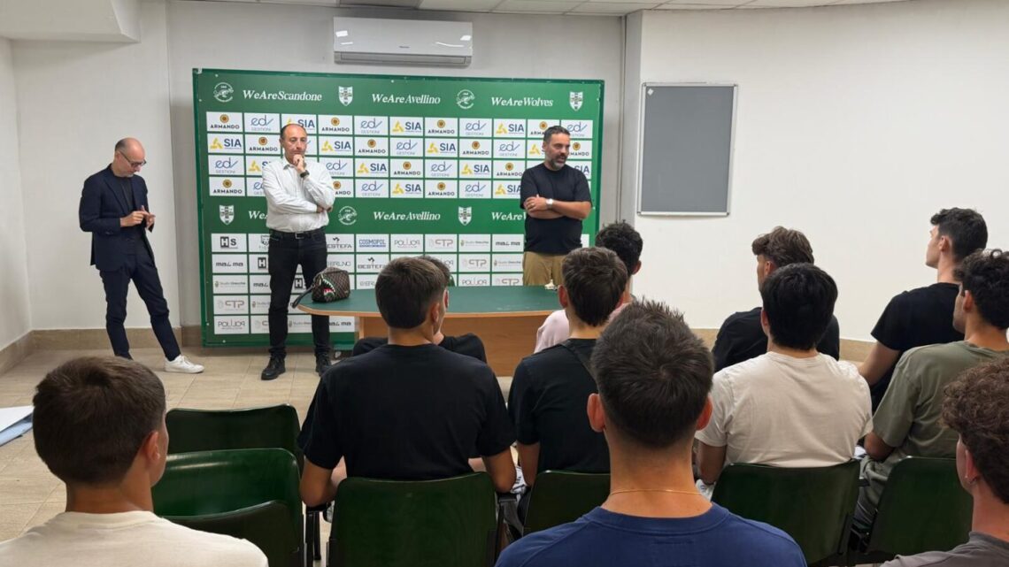 Al via la nuova stagione della Scandone Avellino: raduno al PalaDelMauro per il campionato di Serie B Nazionale Al via la nuova stagione della Scandone Avellino: raduno al PalaDelMauro per il campionato di Serie B Nazionale