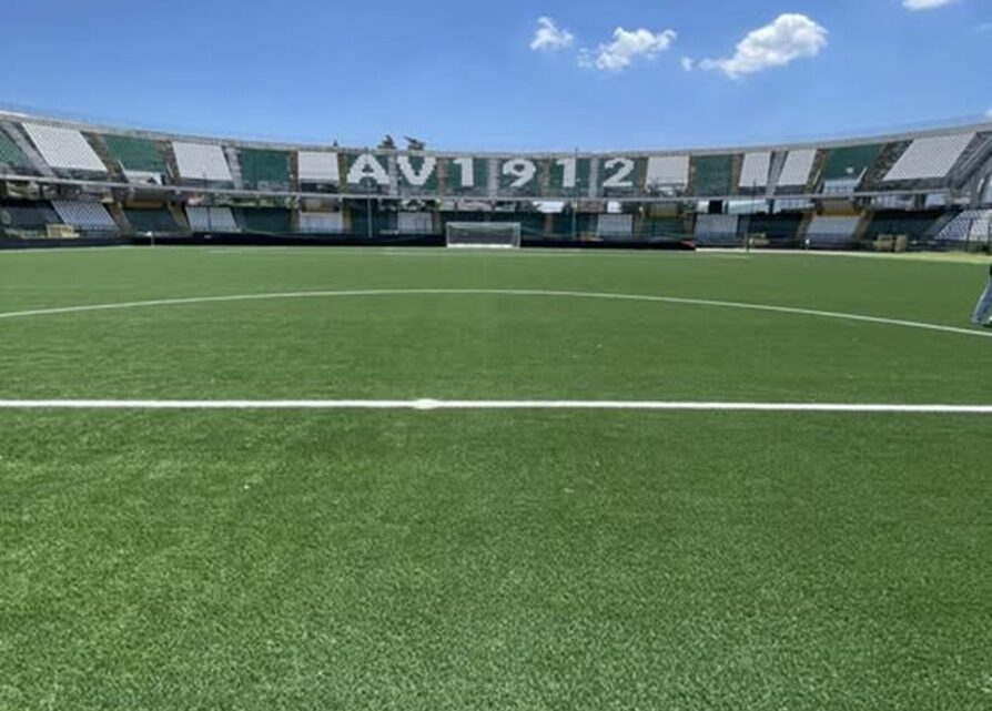 L’AVELLINO VOLA ALTO A MODENA L’AVELLINO VOLA ALTO A MODENA