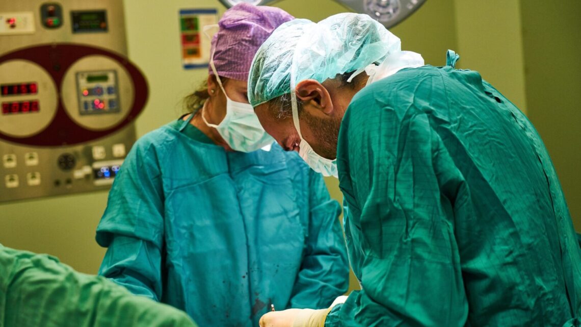 Sanità d’eccellenza a Eboli: complesso intervento cardiovascolare su un paziente ad alto rischio Sanità d’eccellenza a Eboli: complesso intervento cardiovascolare su un paziente ad alto rischio