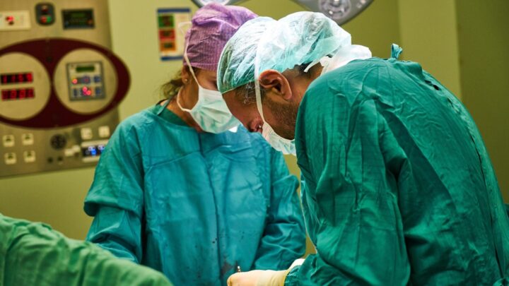 Sanità d’eccellenza a Eboli: complesso intervento cardiovascolare su un paziente ad alto rischio